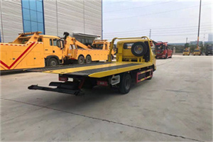 南华非事故拖车